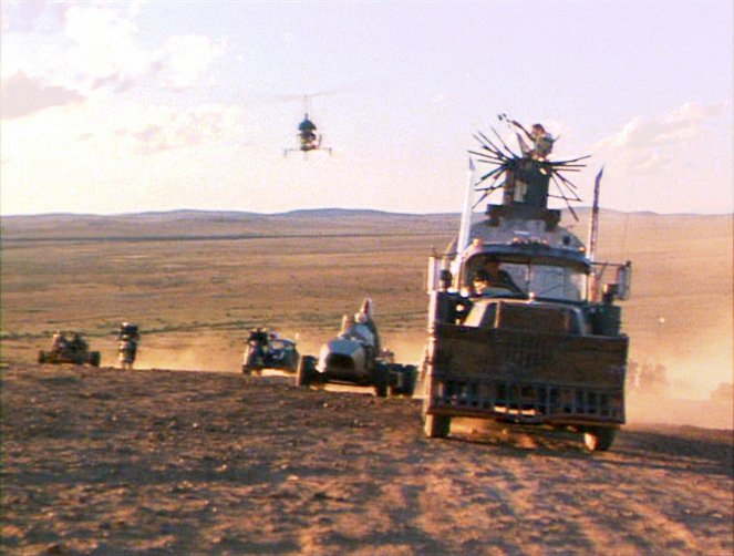 Mad Max 2 - Asfalttisoturi - Kuvat elokuvasta
