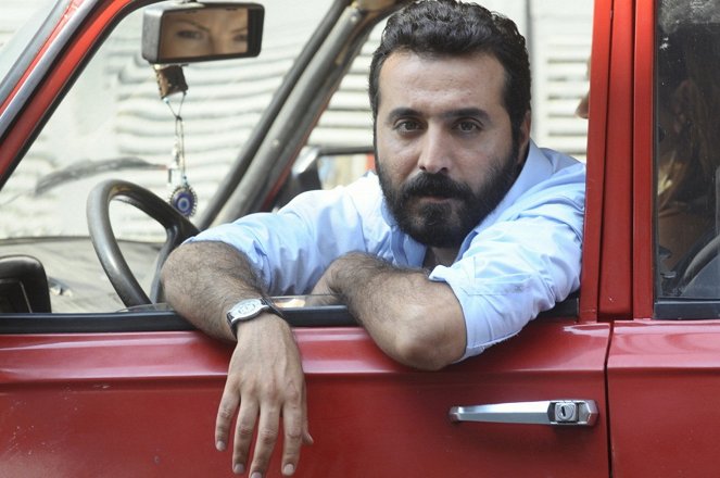 Muro: Nalet Olsun Içimdeki Insan Sevgisine - Do filme - Mustafa Üstündağ