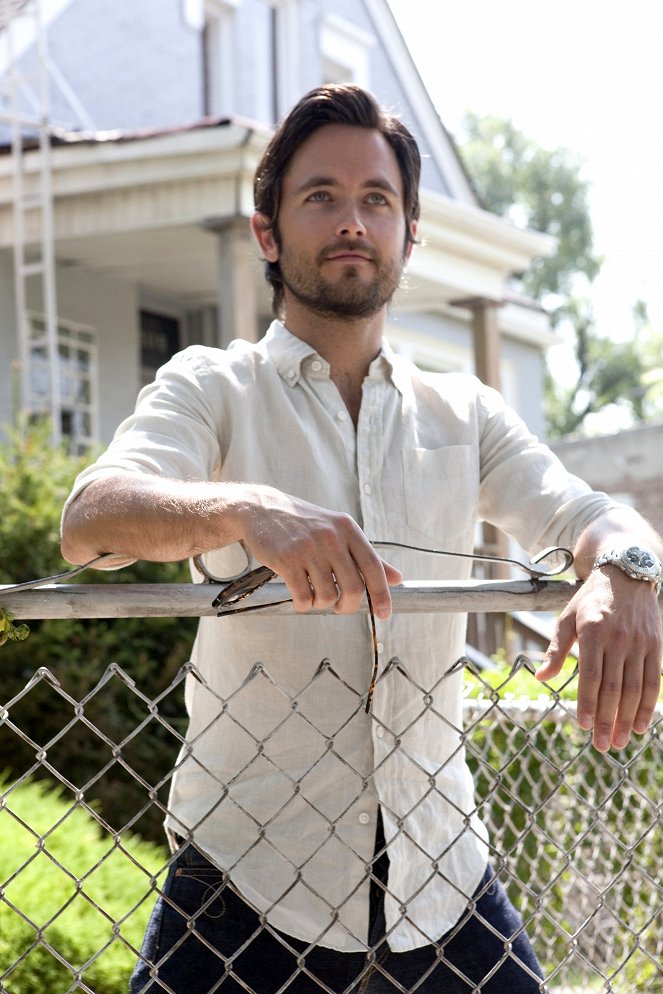 Shameless - Father's Day - Photos - Justin Chatwin