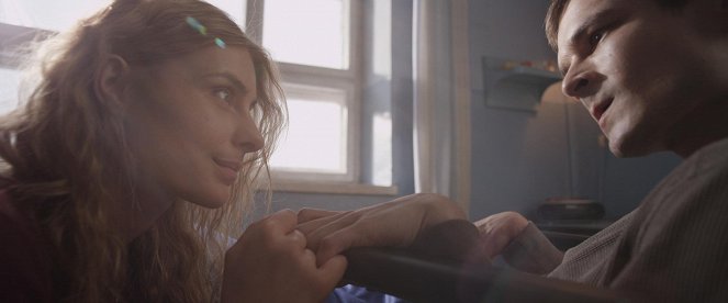 Life Feels Good - De la película - Katarzyna Zawadzka, Dawid Ogrodnik
