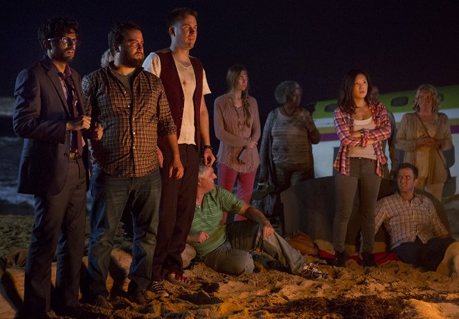 Wrecked - Season 1 - All Is Not Lost - Photos