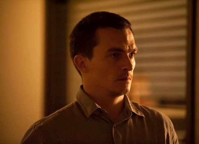 Homeland - From A to B and Back Again - Van film - Rupert Friend