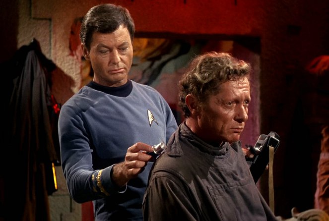Star Trek - The Man Trap - Filmfotók - DeForest Kelley, Alfred Ryder