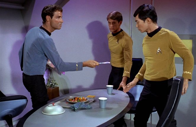 Star Trek - The Naked Time - Van film - George Takei