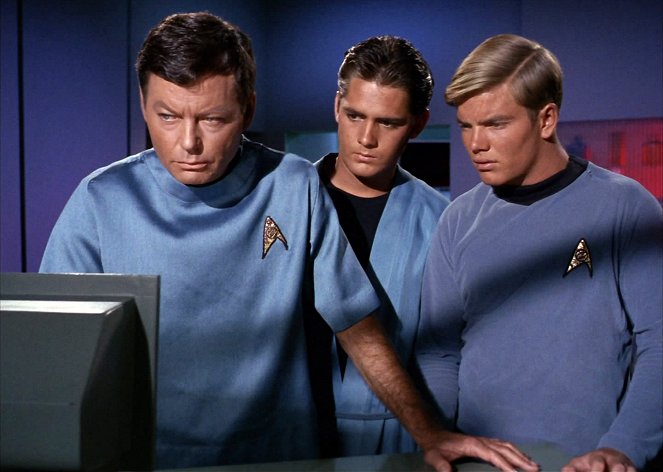 Raumschiff Enterprise - Spock unter Verdacht - Filmfotos - DeForest Kelley