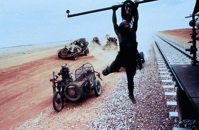 Mad Max, más allá de la cúpula del trueno - De la película