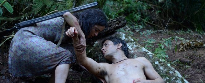 El Ardor - Der Krieger aus dem Regenwald - Filmfotos - Alice Braga, Gael García Bernal