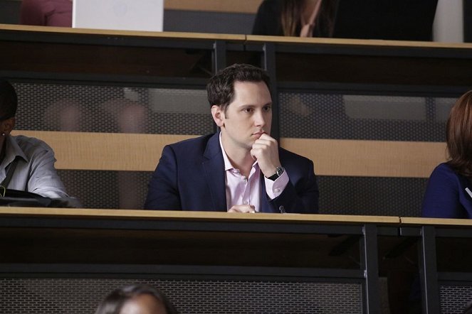 How to Get Away with Murder - Season 3 - There Are Worse Things Than Murder - Photos - Matt McGorry