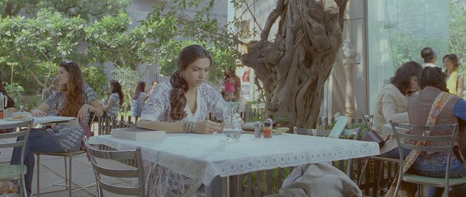 Love Aaj Kal - Filmfotók - Deepika Padukone