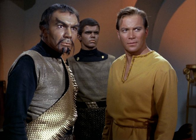 Star Trek: La serie original - Tentativa de salvamento - De la película - John Colicos, William Shatner