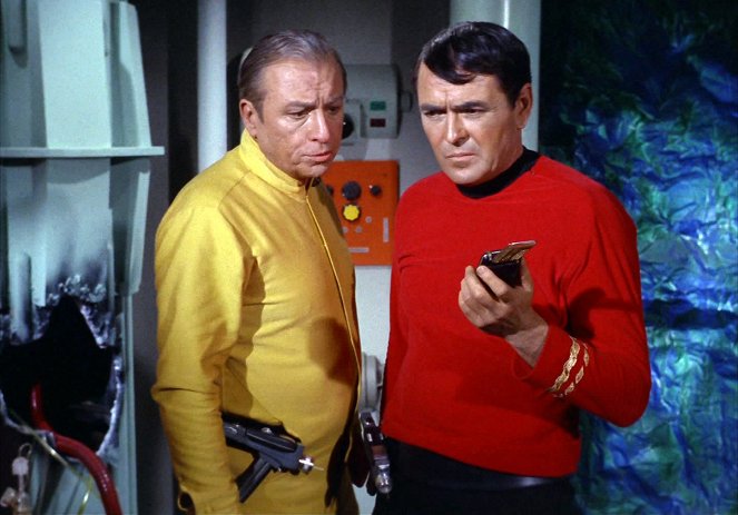 Star Trek - Rém a sötétben - Filmfotók - Ken Lynch, James Doohan
