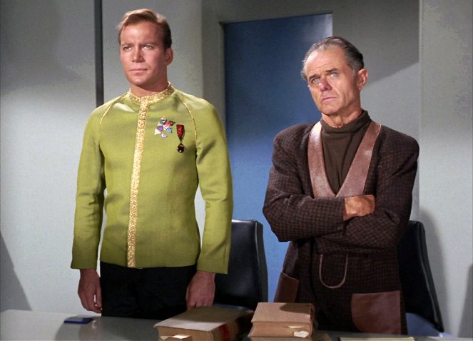 Raumschiff Enterprise - Season 1 - Kirk unter Anklage - Filmfotos - William Shatner, Elisha Cook Jr.