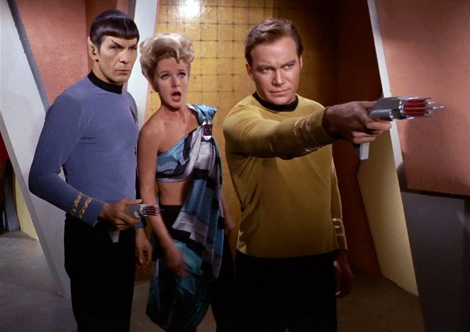 Star Trek - A Taste of Armageddon - Photos - Leonard Nimoy, Barbara Babcock, William Shatner