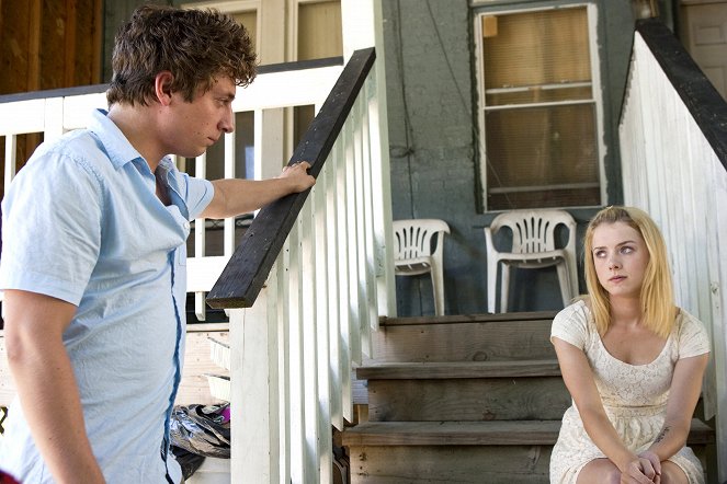 Shameless - Can I Have a Mother - Photos - Jeremy Allen White, Laura Wiggins