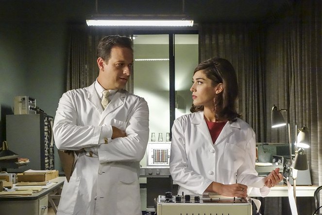 Masters of Sex - High Anxiety - Photos - Josh Charles, Lizzy Caplan