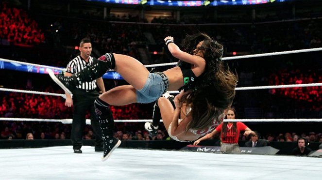 WWE TLC: Tables, Ladders, Chairs and Stairs - Filmfotók - A.J. Mendez