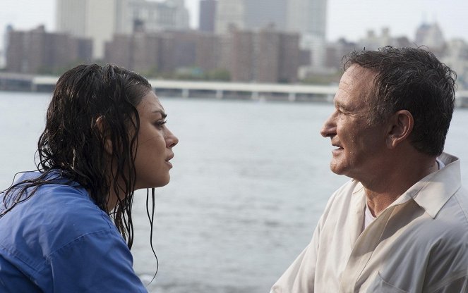 El hombre más enfadado de Brooklyn - De la película - Mila Kunis, Robin Williams
