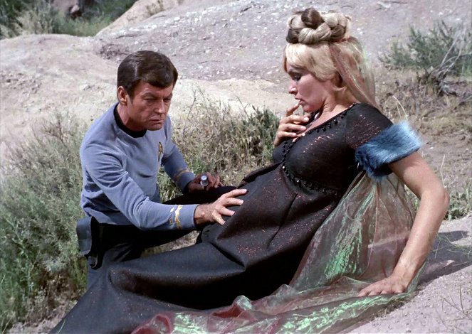 Star Trek - Un enfant doit mourir - Film - DeForest Kelley, Julie Newmar