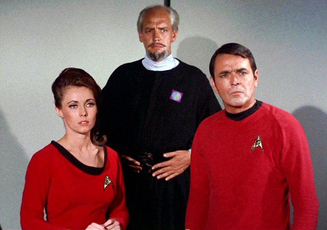 Star Trek - Season 2 - Wolf in the Fold - Photos - Judith McConnell, James Doohan