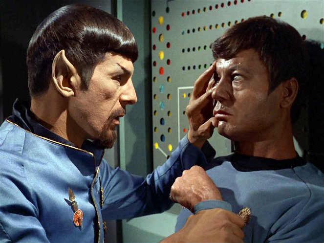 Star Trek - Zrcadlo, zrcadlo - Z filmu - Leonard Nimoy, DeForest Kelley