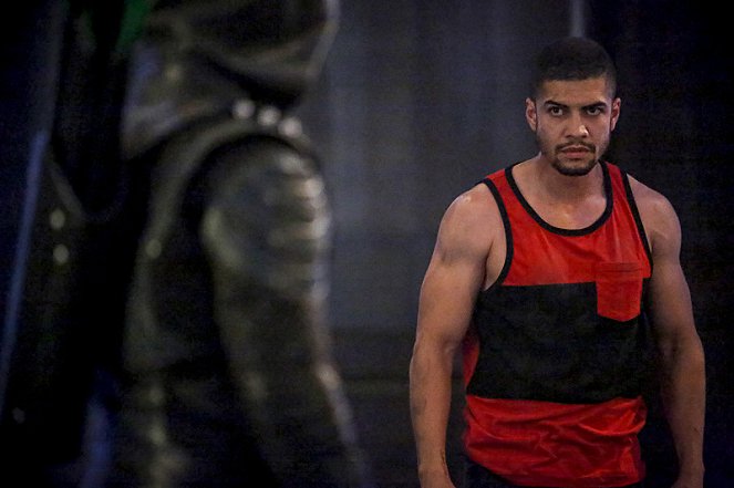Arrow - Season 5 - The Recruits - Photos - Rick Gonzalez