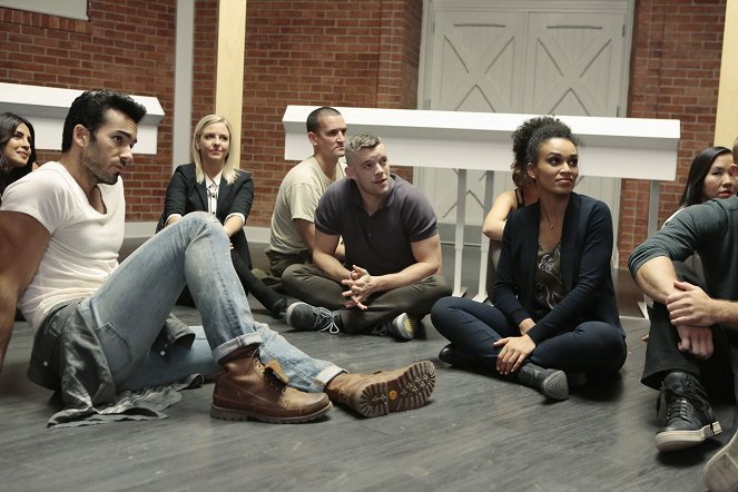 Quantico - Escalade - Film - Aarón Díaz, Russell Tovey, Pearl Thusi