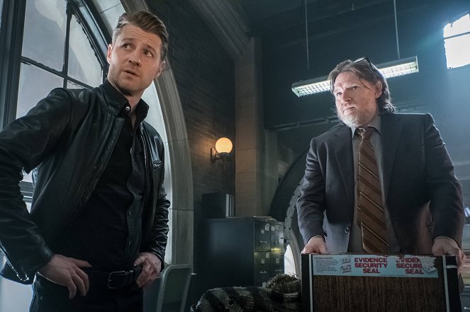 Gotham - Mad City: Anything for You - Photos - Ben McKenzie, Donal Logue