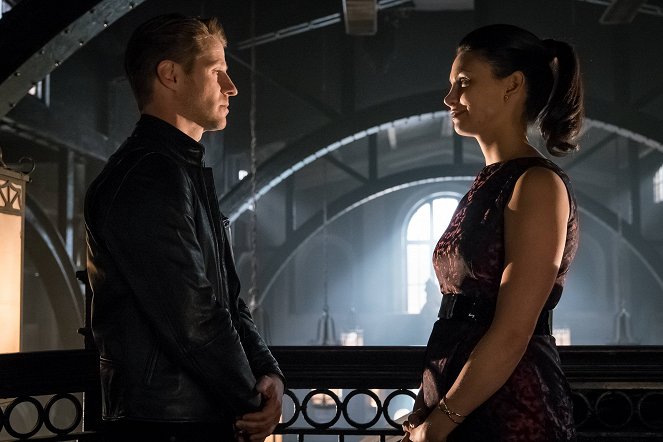 Gotham - Mad City: Anything for You - Photos - Ben McKenzie, Morena Baccarin