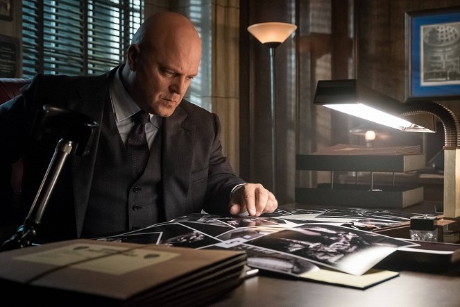 Gotham - Mad City: Anything for You - Photos - Michael Chiklis