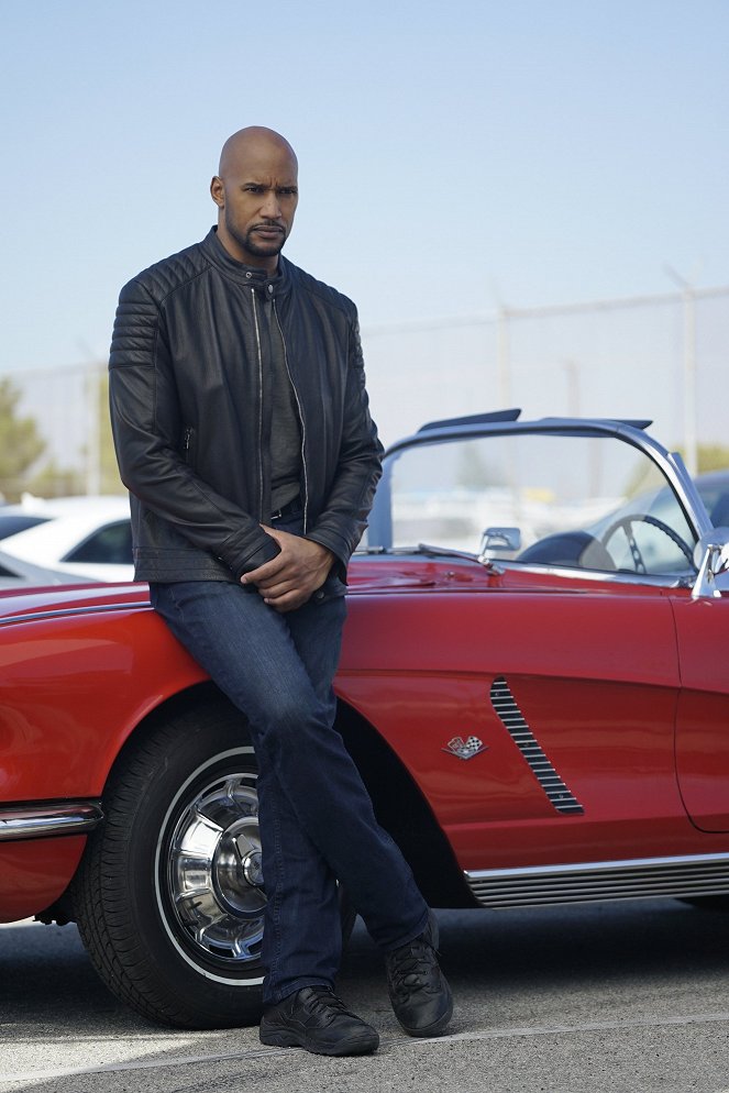 Agents of S.H.I.E.L.D. - Let Me Stand Next to Your Fire - Photos - Henry Simmons