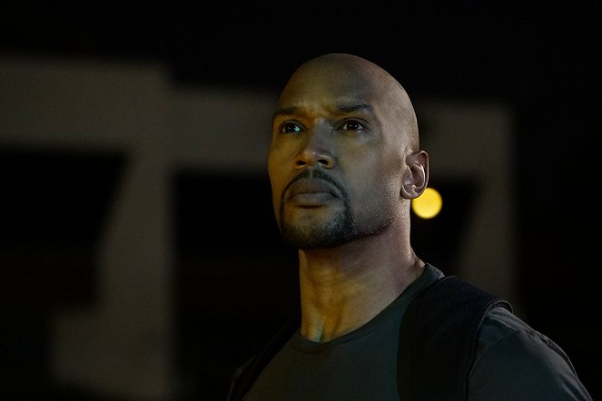 Agents of S.H.I.E.L.D. - Season 4 - Let Me Stand Next to Your Fire - Photos - Henry Simmons