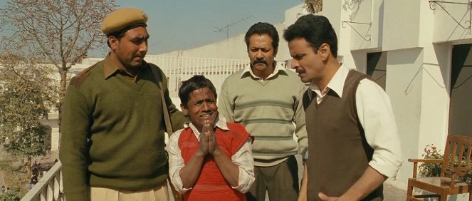 Special Chabbis - Z filmu - Deepraj Rana, Manoj Bajpai