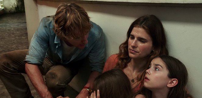 No Escape - Photos - Lake Bell, Sterling Jerins