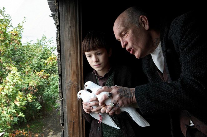 Szibériai nevelés - Filmfotók - John Malkovich