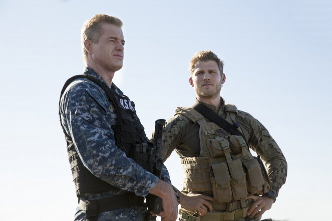 The Last Ship - Long Day's Journey - De la película - Eric Dane, Travis Van Winkle