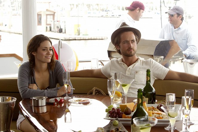 Shameless - A Bottle of Jean Nate - Photos - Emmy Rossum, Justin Chatwin