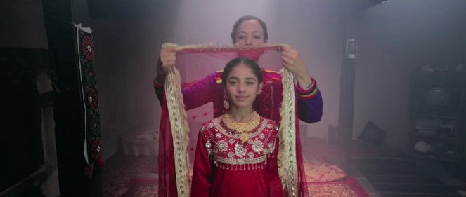 Dukhtar - De la película - Samiya Mumtaz, Saleha Aref