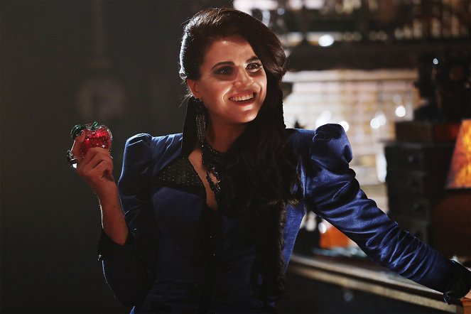 Once Upon a Time - Strange Case - Photos - Lana Parrilla