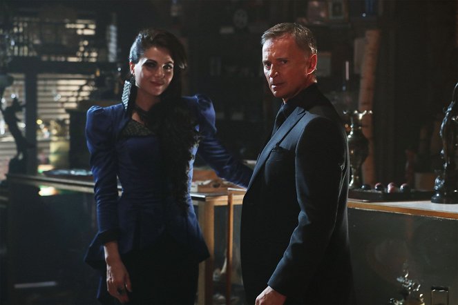 Once Upon A Time - Es war einmal... - Season 6 - In der wundersamen Unordnung der Natur - Filmfotos - Lana Parrilla, Robert Carlyle