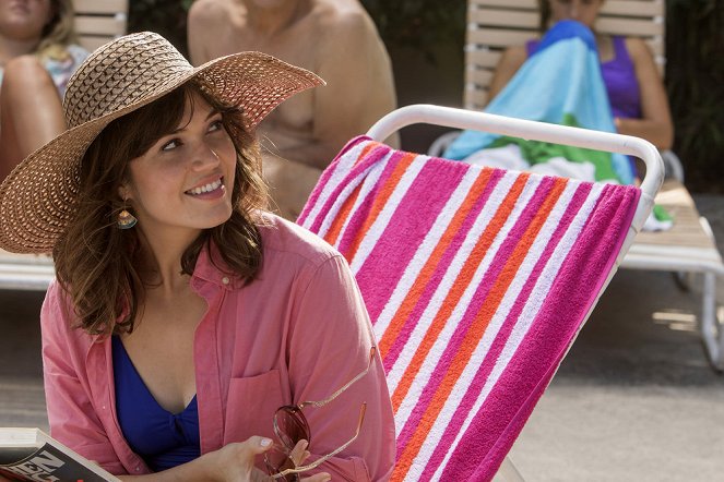 This Is Us - The Pool - Photos - Mandy Moore