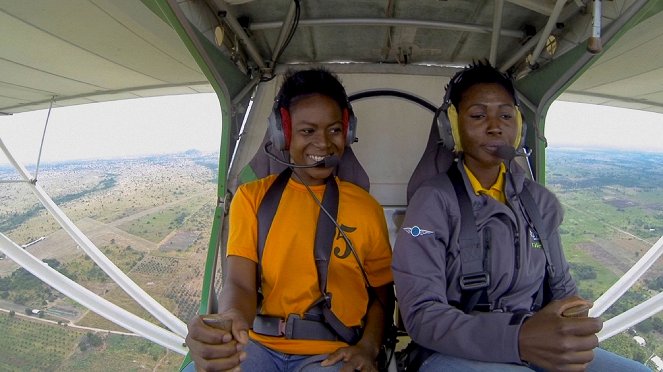 Girls Don't Fly - Träume vom Fliegen - Kuvat elokuvasta