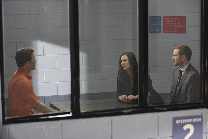 Conviction - Dropping Bombs - Van film - Hayley Atwell, Shawn Ashmore