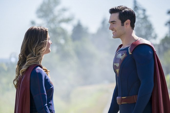 Supergirl - Season 2 - The Last Children of Krypton - Van film - Melissa Benoist, Tyler Hoechlin