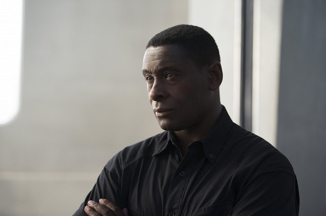 Supergirl - Welcome to Earth - Photos - David Harewood