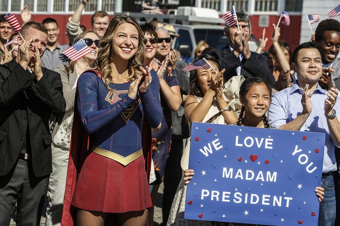 Supergirl - Welcome to Earth - Photos - Melissa Benoist