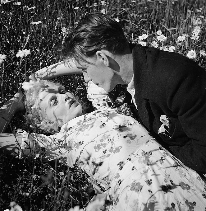 Silja - Fallen Asleep When Young - Photos - Regina Linnanheimo, Kaarlo Oksanen