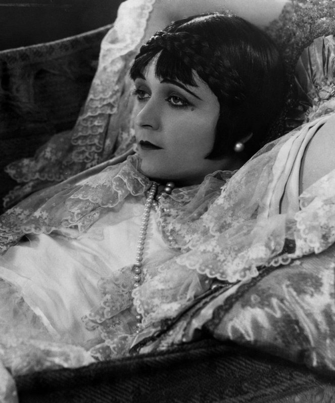 Dáma z velkého světa - Z filmu - Pola Negri