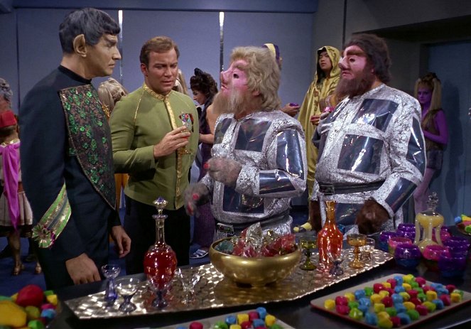 Star Trek - Season 2 - Journey to Babel - Photos - Mark Lenard, William Shatner