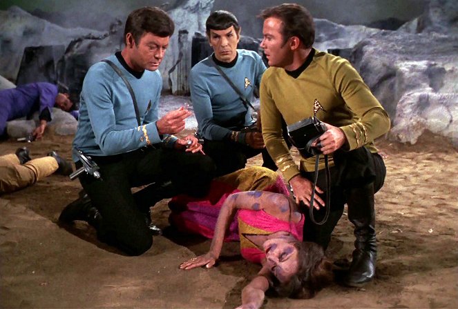 Star Trek - Season 3 - And the Children Shall Lead - Photos - DeForest Kelley, Leonard Nimoy, William Shatner