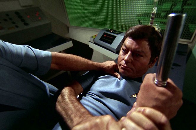 Star Trek - Season 3 - The Tholian Web - Photos - DeForest Kelley